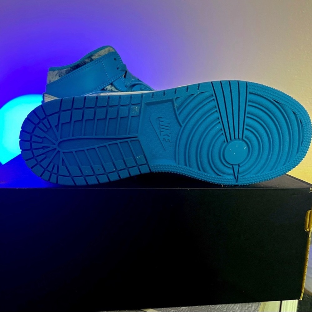 Jordan 1 mid Dutch blue/ white